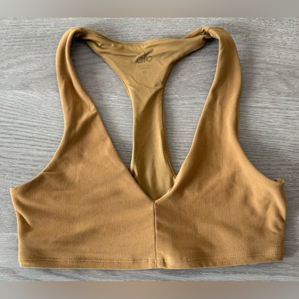 Alo Yoga Alosoft Base Bra in Gold XS